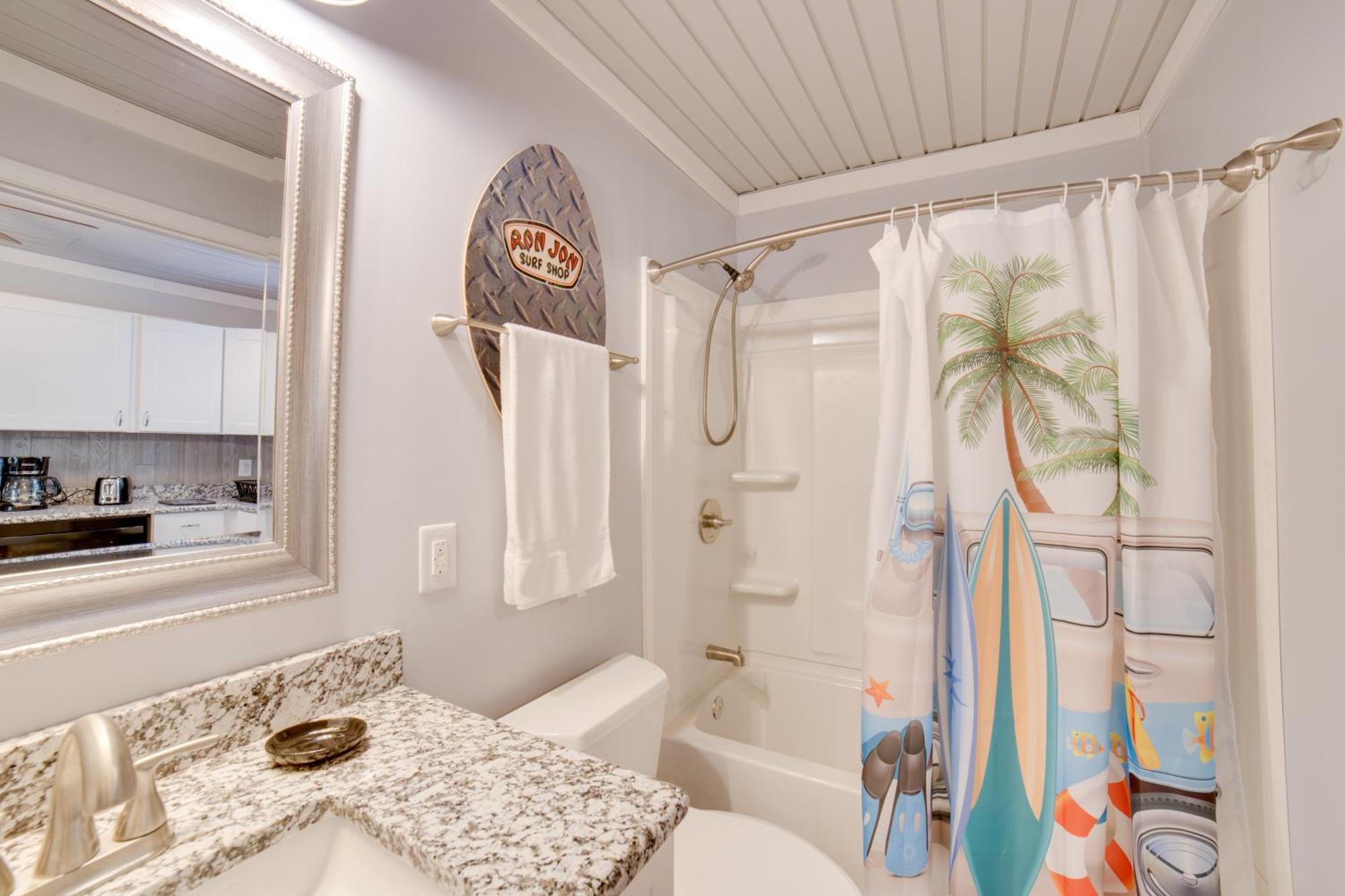 Ocean Isle Beach Studio With Patio - 1 Mi To Pier! Екстер'єр фото