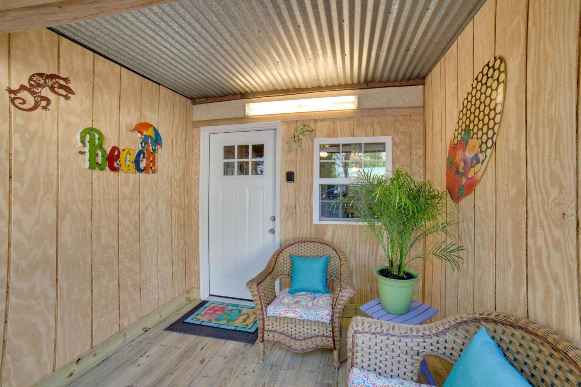 Ocean Isle Beach Studio With Patio - 1 Mi To Pier! Екстер'єр фото