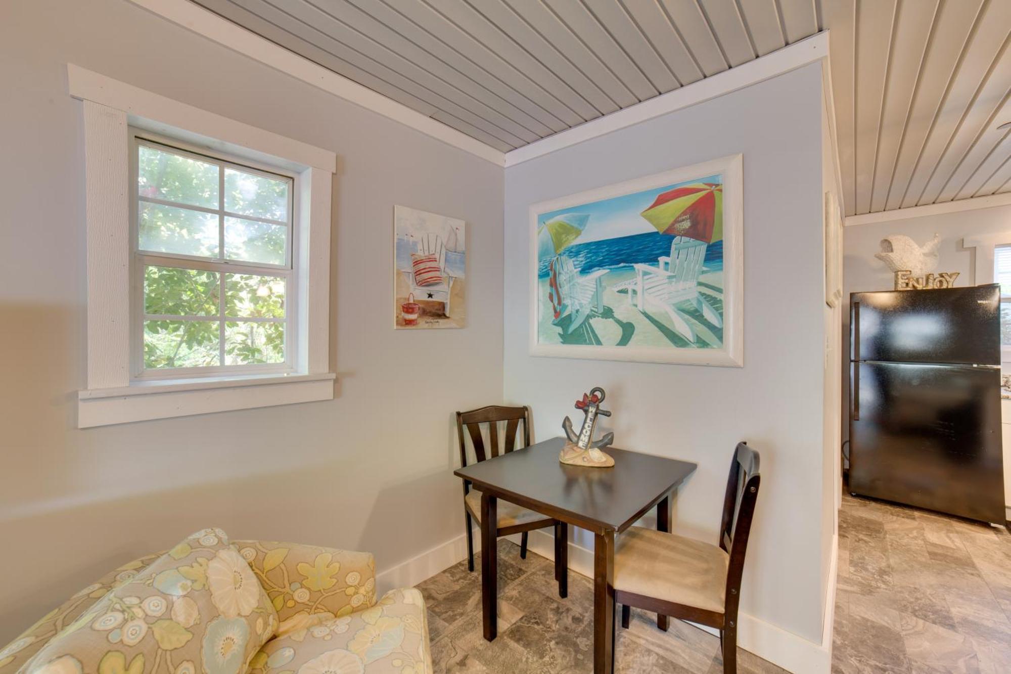 Ocean Isle Beach Studio With Patio - 1 Mi To Pier! Екстер'єр фото