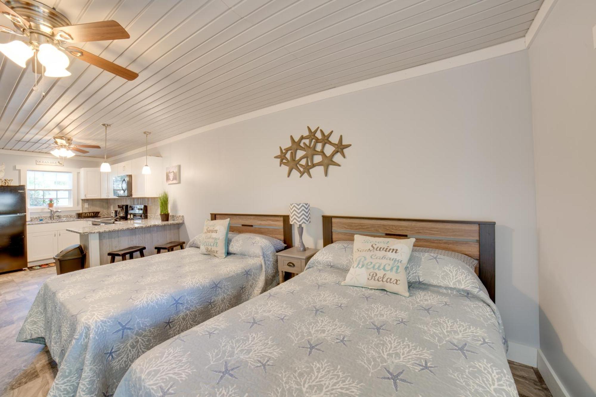 Ocean Isle Beach Studio With Patio - 1 Mi To Pier! Екстер'єр фото